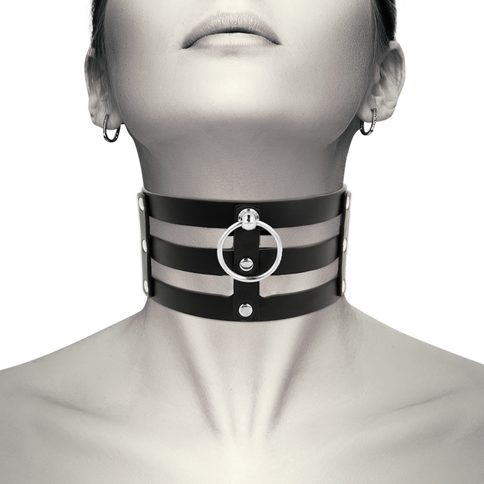 COQUETTE CHIC DESIRE - VEGANSK LÄDER CHOKER I FETISCHSTIL